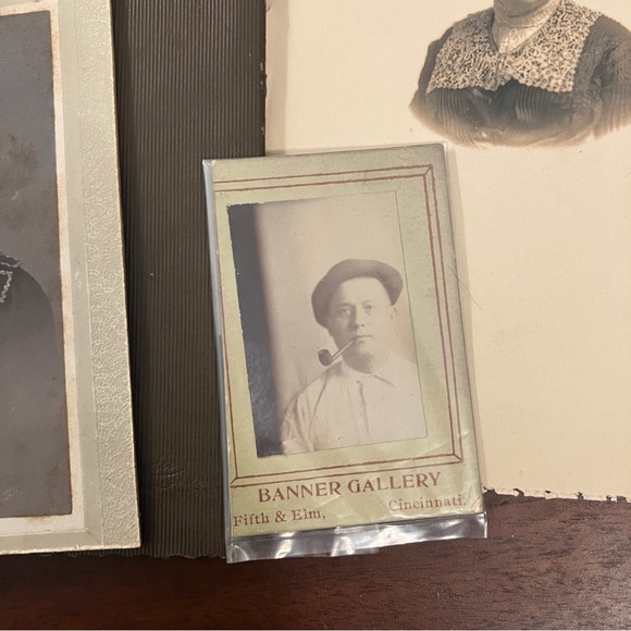 Lot of 8 Antique CDV / Cabinet Card Photos of Men, Women, & Children - Picture 4 of 16